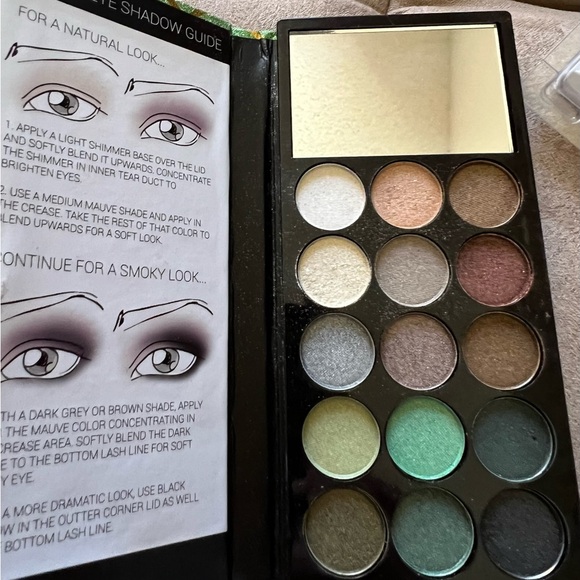 Too Faced Eyeshadow Palette - Vibrant Pinks blues browns and more 6 or of lashes - Picture 3 of 10